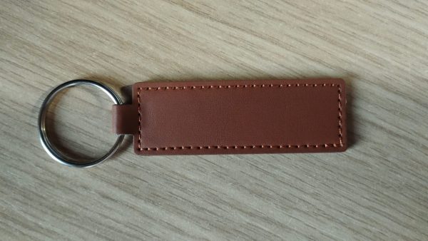 Llavero cuero marron oscuro Llavero de cuero sintético personalizable