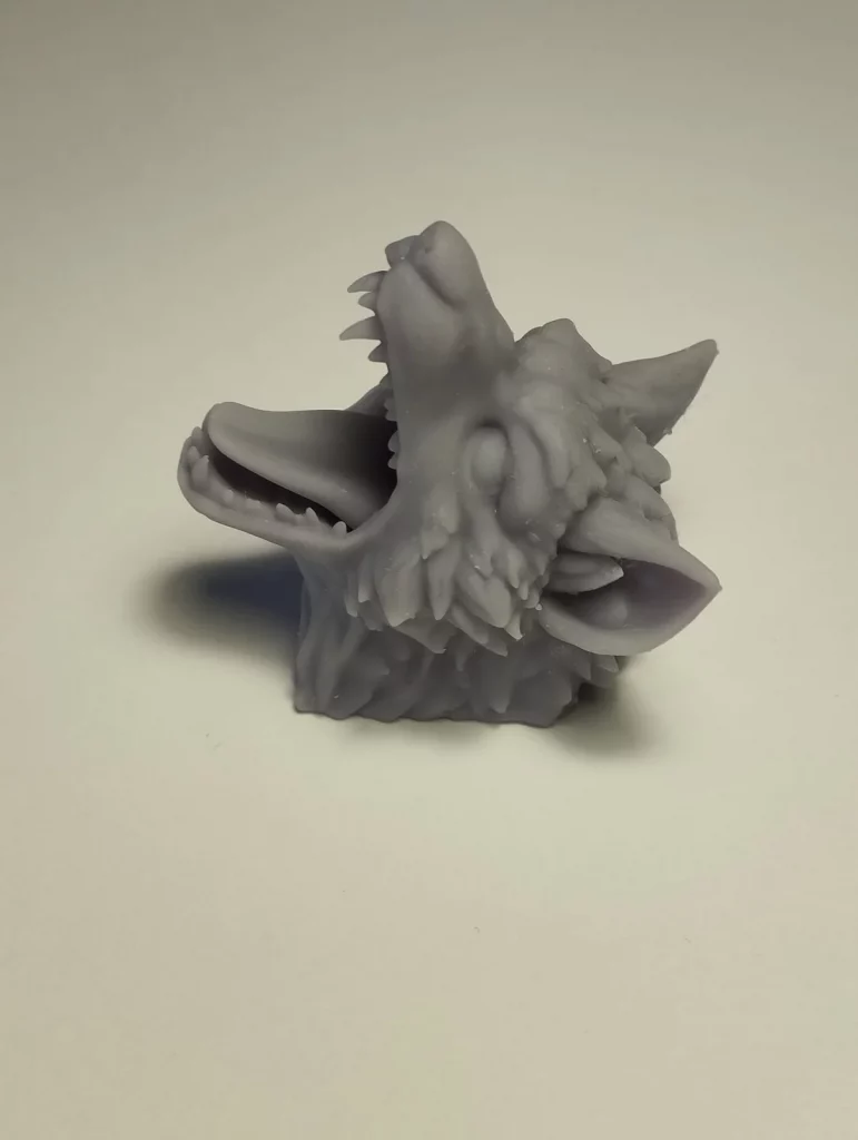 Figura 3D de prueba impresa en resina gris